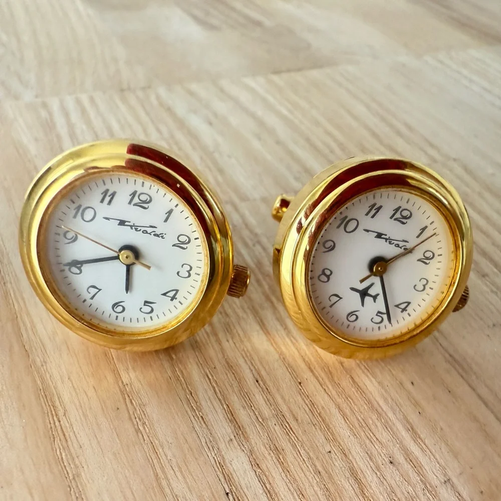 Vivaldi mens gold tone watch cuff links NEW BATTERIES